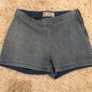 Tight stretchy denim high waisted jean shorts